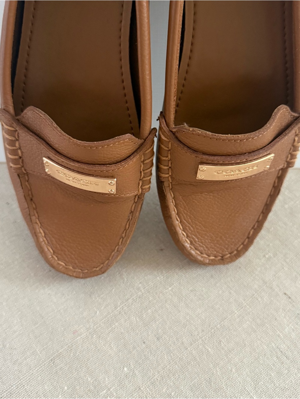 Coach Tan Leather Women’s Fredrica Loafers with Gold Hardware Size 7 Saddle Tan - Picture 3 of 13